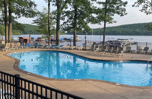 Lake Harmony House | Big Boulder-Lake Harmony TownhomenSkiing, Lake and Restaurant within walking