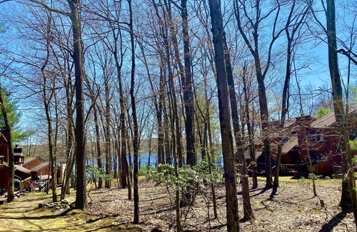Lake Harmony House | Big Boulder Lake Retreat- Summer Lake & Winter Ski