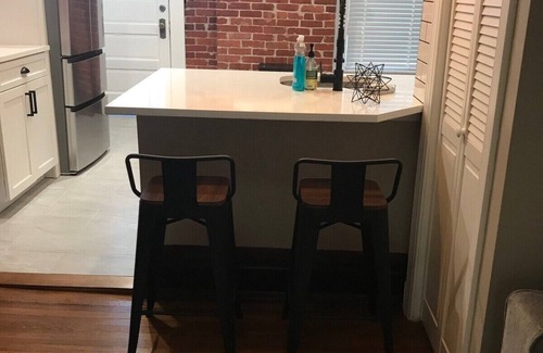 University District Apartment | Big Brick 2 Bedroom apartment in Victorian Village