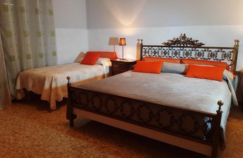 Treviso Bed & Breakfast | Big Brother Bed & Rooms
