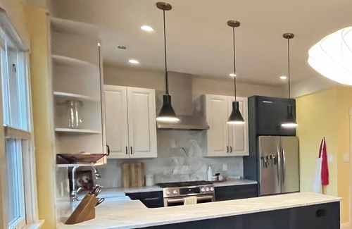 Berkeley House | Big bungalow, fire pit, walk to bars, shops, restaurants. Close to downtown.