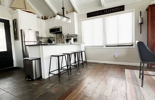 Big Canoe Cottage | Big Canoe cottage on Lake Sconti with water and golf course views