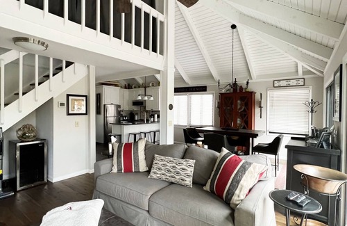 Big Canoe Cottage | Big Canoe cottage on Lake Sconti with water and golf course views