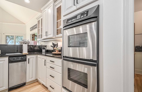 Big Canoe House | Big Canoe Mountain Home with Spectacular Mountain Views - Game room!