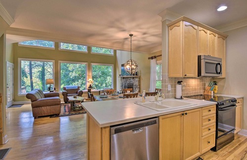 Big Canoe House | Big Canoe Retreat w/Deck & Golf Course Views