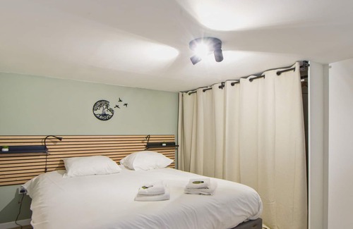 Wazemmes Apartment | Big charming studio in the center of Lille - Welkeys
