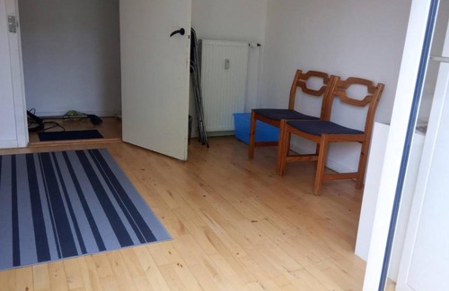 Gladsaxe Municipality House | Big Cozy Room with garden view