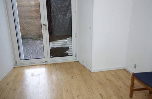 Gladsaxe Municipality House | Big Cozy Room with garden view
