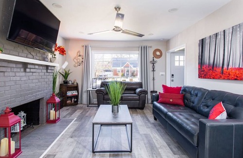 Nashville House | Big Deck w/ Parking 4 mi to DT