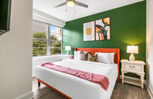 Central Business District Apartment | Big Easy Elegance: 4-Bedroom Condo in the Heart of New Orleans