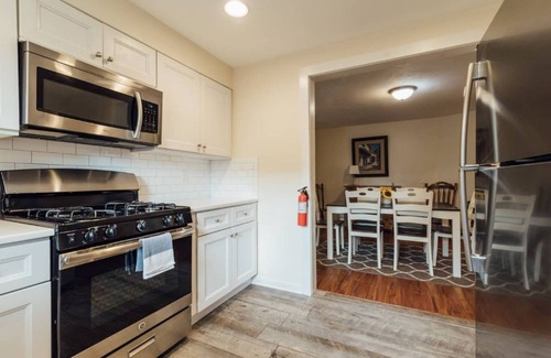 Ewing Apartment | ⭐Big Family/Group?⭐ Spacious, Comfy 3BD/2BA Apt!