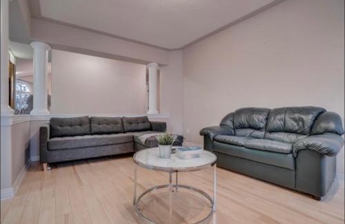 Southwest Edmonton Apartment | Big family home w/Deck, Ping Pong, BBQ & Garage