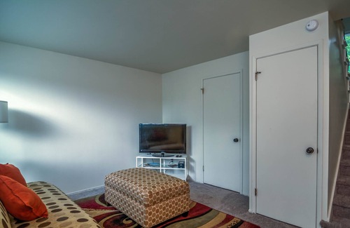 Lakewood Condo | Big foot's nook in PNW-8