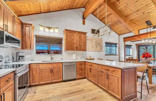Truckee House | Big Foots Den on the 10 Northstar Resort Truckee