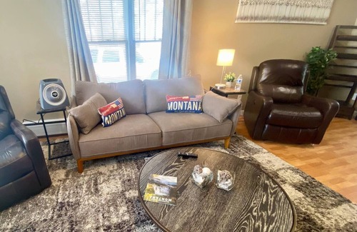 Central - Terry House | Big Green Cozy Home in Central Billings w/ Comfy beds