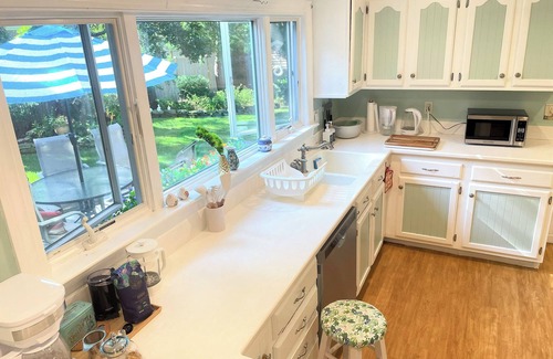 Centerville House | Big Group Rustic Cape Home- Walk2Beach/AC/Craigville/Pet/Fence