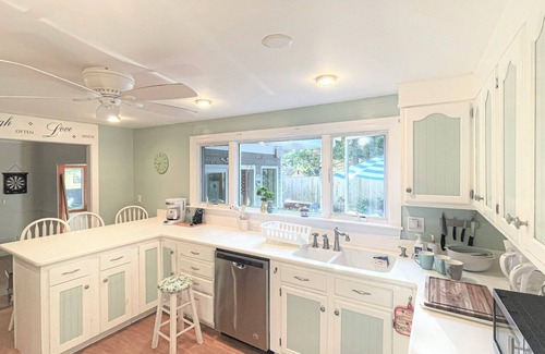 Centerville House | Big Group Rustic Cape Home- Walk2Beach/AC/Craigville/Pet/Fence