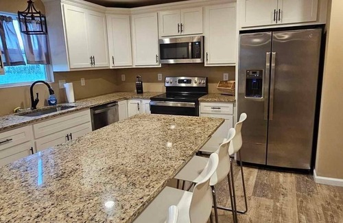 Freeburg House | Big home near SAFB