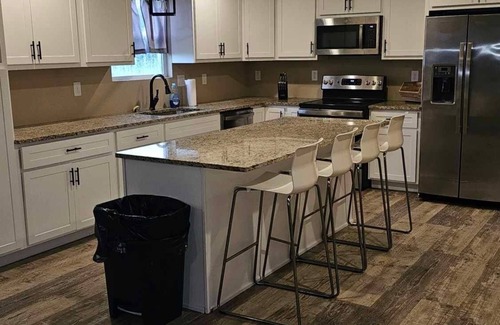 Freeburg House | Big home near SAFB