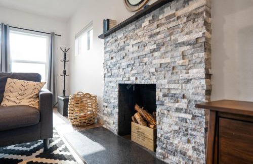Spokane House | Big House Mins To DT Big Groups Well Stocked