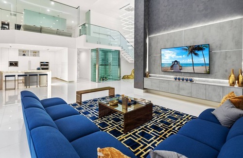 Davie Villa | Big House rental Davie Florida
