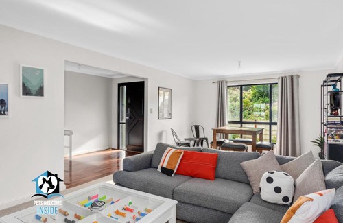Encounter Bay House | Big House with Views and Fab Pop Culture Vibe