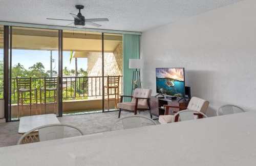 Historic Kailua Village Apartment | Big Island Kalanikai 307 by Coldwell Banker Island Vacations