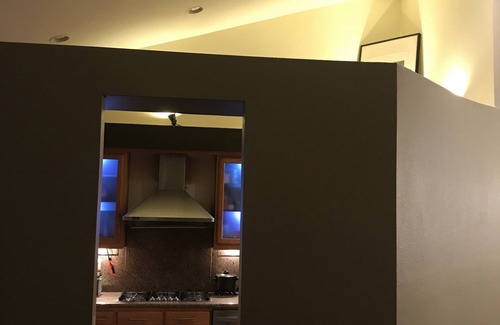 Crocker House | “BIG” PAD - 7 rooms total 15 total beds + Spa Jacuzzi