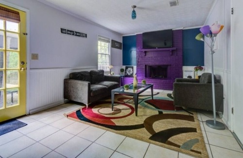 Marietta House | ⭐ Big Private Pool Kings, Queen & Full beds~ 4K TVs All Rooms Fast ⚡ Wifi⚡