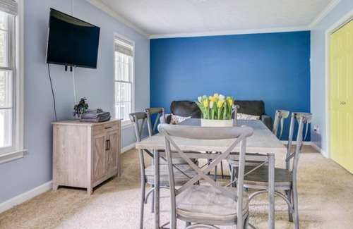Marietta House | ⭐ Big Private Pool Kings, Queen & Full beds~ 4K TVs All Rooms Fast ⚡ Wifi⚡