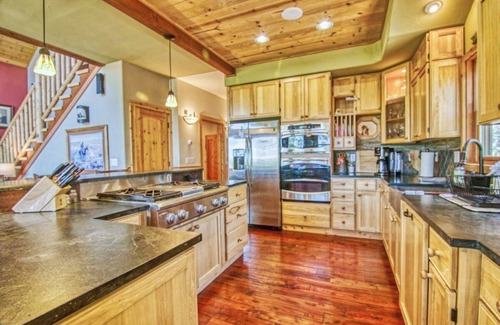 Groveland House | Big Red Cabin at Pine Mountain Lake