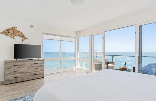 Eastern Malibu House | Big Rock Beach Retreat with Oceanfront Balconies Direct Beach Access Sweeping Sunset Views Pacific Coast Outlook by AvantStay