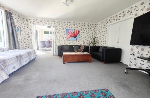 Johnsonville Apartment | big sale was 258 now from 138 for 2or3 bedrooms