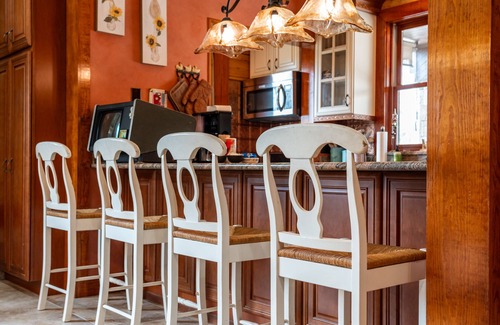 Royal House | Big Secluded Log Home Perfect Hot Springs Getaway
