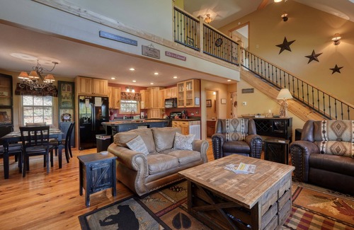Choestoe Cabin | Big Sky Overlook - Hottub- Firepit - Pool Table