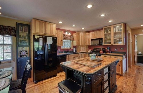 Choestoe Cabin | Big Sky Overlook - Hottub- Firepit - Pool Table