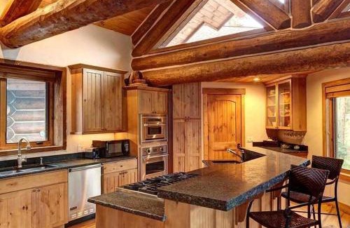 The Highlands House | Big Timber Lodge by Ski Country Resorts