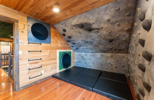 Bryant House | Big Time Hill Cabin with an indoor pool hot tub & great views