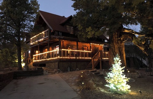 Fawnskin Cabin | Big Tree Lodge - Luxurious quiet & peaceful Log Cabin in Fawnskin/Big Bear Lake