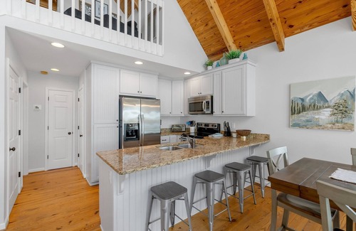 Seneca House | BIG WATER VIEWS from this waterfront home on Lake Keowee. Close to Clemson.