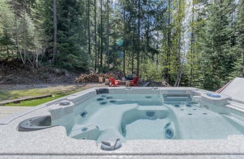 Ardenvoir House | Bigfoot Base Camp by NW Comfy Cabins