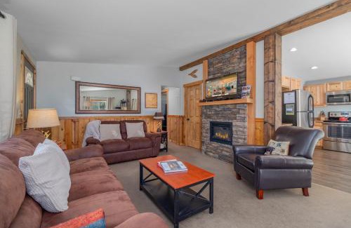 Ardenvoir House | Bigfoot Base Camp by NW Comfy Cabins