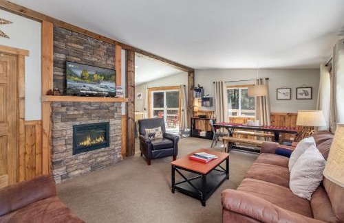 Ardenvoir House | Bigfoot Base Camp by NW Comfy Cabins