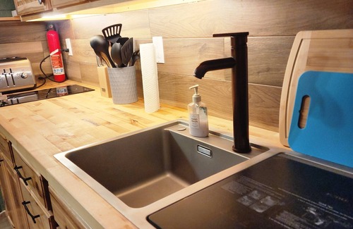 Hoodsport Cabin | Bigfoot's Hideaway! 2 bdrm Cabin & Yurt, Best Location/Lk Cushman, WiFi, Hot tub