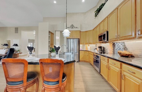 Arabian Crest House | Biggy Home. Sleeps 12. Mayo Clinic, Desert Ridge, TPC Golf!