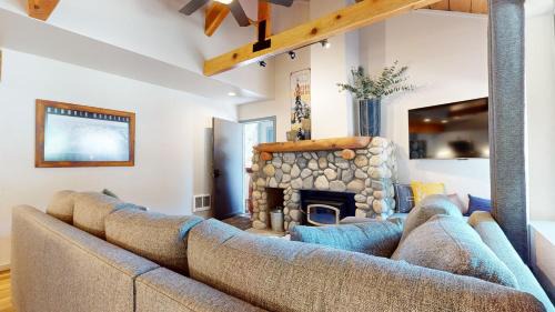Majestic Pines Apartment | Bigwood #45 condo