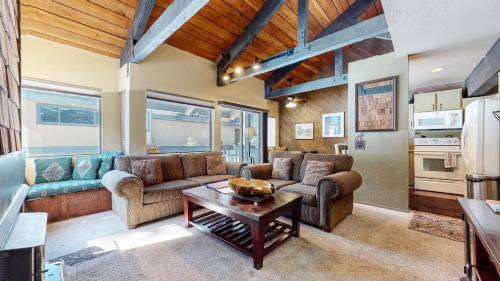 Majestic Pines Apartment | Bigwood #62 Condo