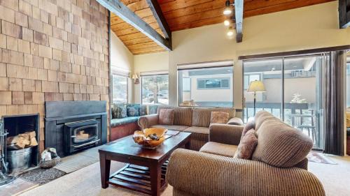 Majestic Pines Apartment | Bigwood #62 Condo