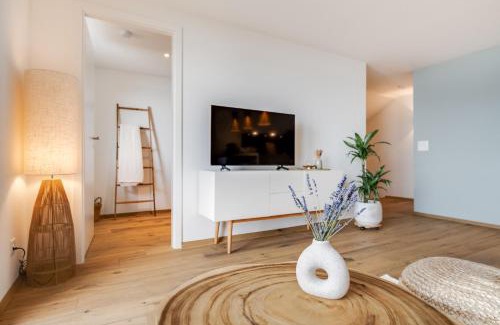 Leissigen Apartment | Bijou Lake Side Sauna - Panorama-Terrasse, Sauna und Seeblick
