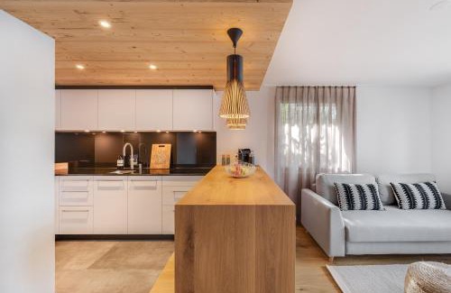 Leissigen Apartment | Bijou Lake Side Sauna - Panorama-Terrasse, Sauna und Seeblick